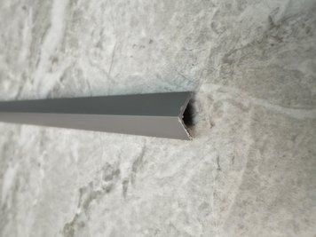Декоративний пластиковий кут 10*10 Сірий 2.7м