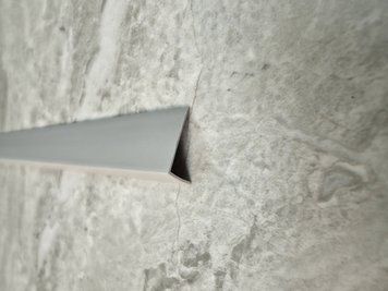 Декоративний пластиковий кут арочний 10*20 Світло-сірий 2.7м